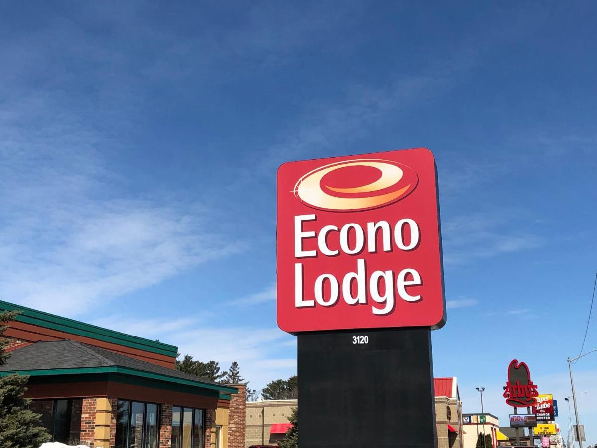 Econo Lodge Inn & Suites Wisconsin Dells Exterior photo