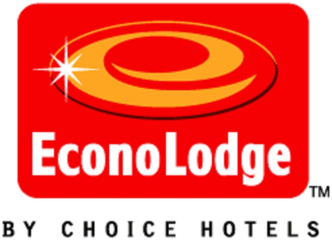 Econo Lodge Inn & Suites Wisconsin Dells Exterior photo